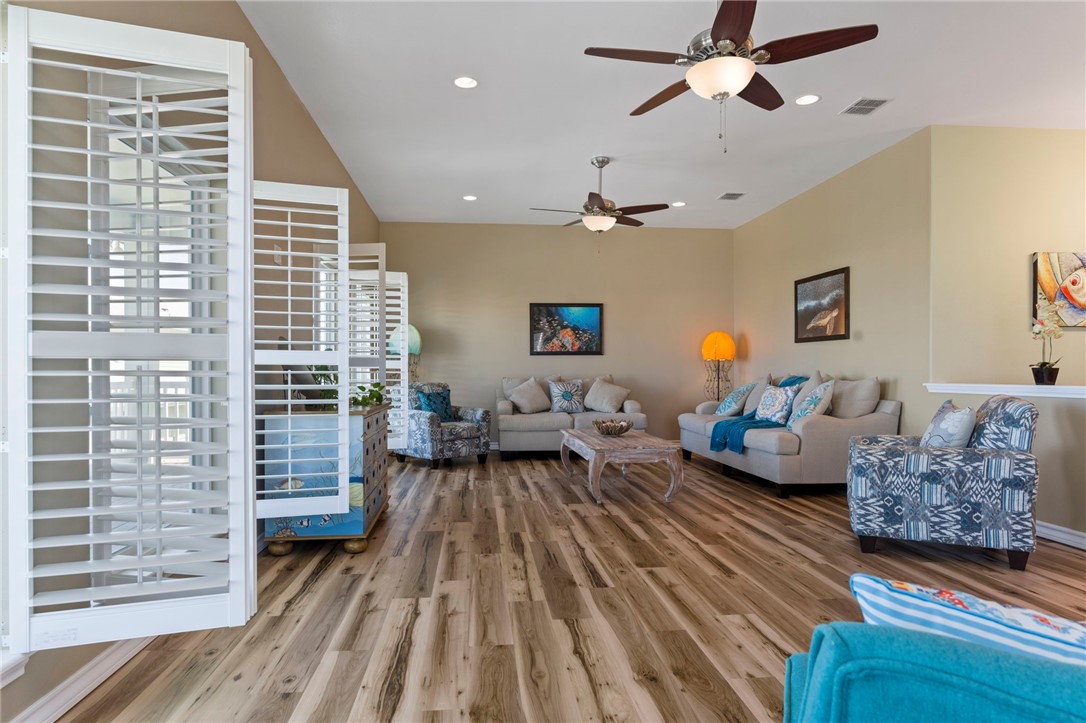 7557 Welkan Cove Port Aransas TX 78373