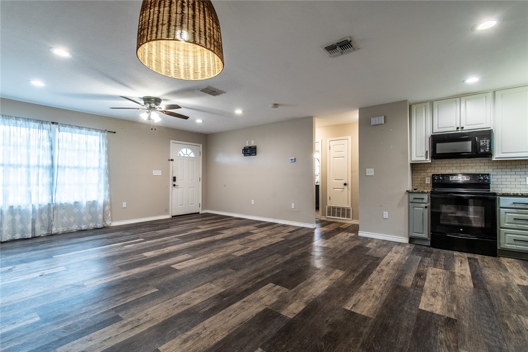 1221 Vance Drive Corpus Christi TX 78412