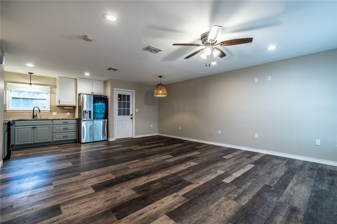 1221 Vance Drive Corpus Christi TX 78412