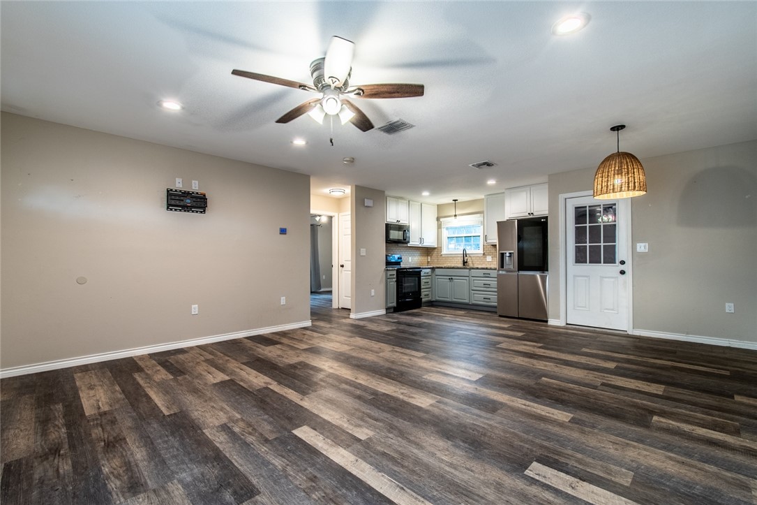 1221 Vance Drive Corpus Christi TX 78412