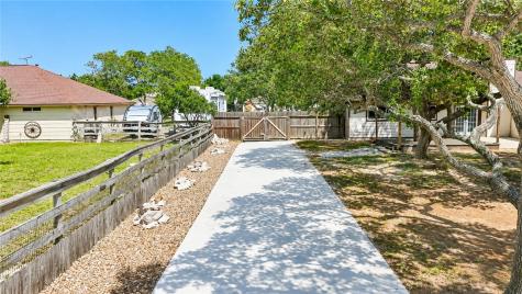 1402 S Saunders Street Aransas Pass TX 78336