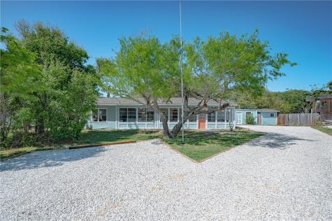 1604 Victoria Avenue Rockport TX 78382