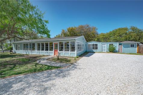 1604 Victoria Avenue Rockport TX 78382