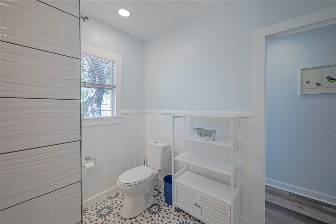 1604 Victoria Avenue Rockport TX 78382