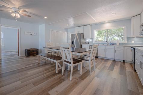 1604 Victoria Avenue Rockport TX 78382