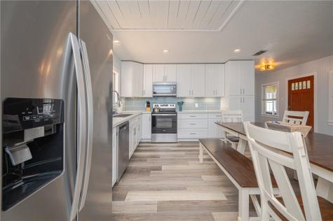 1604 Victoria Avenue Rockport TX 78382