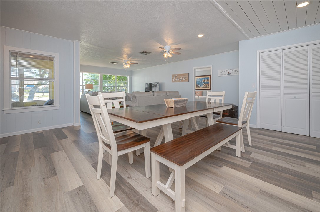 1604 Victoria Avenue Rockport TX 78382