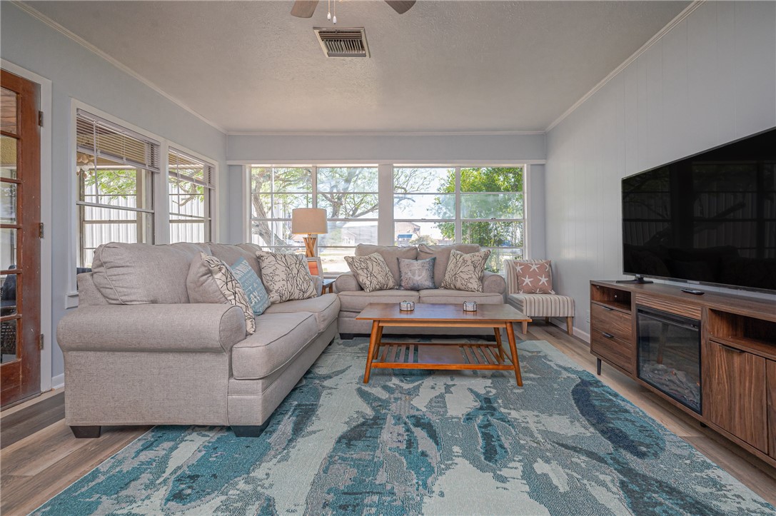 1604 Victoria Avenue Rockport TX 78382
