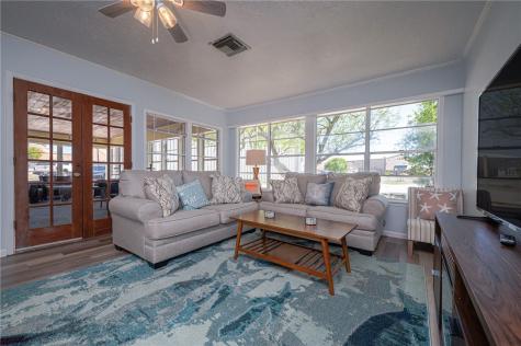 1604 Victoria Avenue Rockport TX 78382