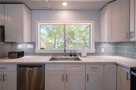 1604 Victoria Avenue Rockport TX 78382