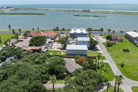 1604 Victoria Avenue Rockport TX 78382