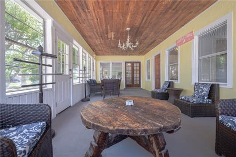 1604 Victoria Avenue Rockport TX 78382
