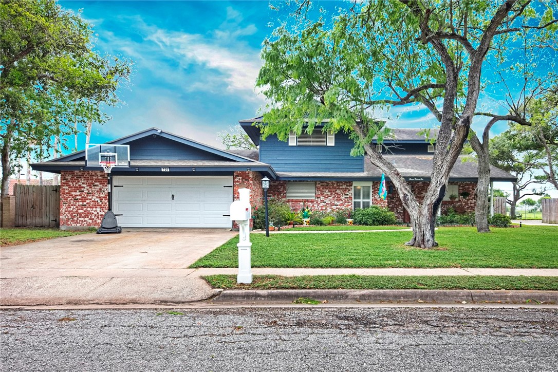 726 Retama Avenue Taft TX 78390