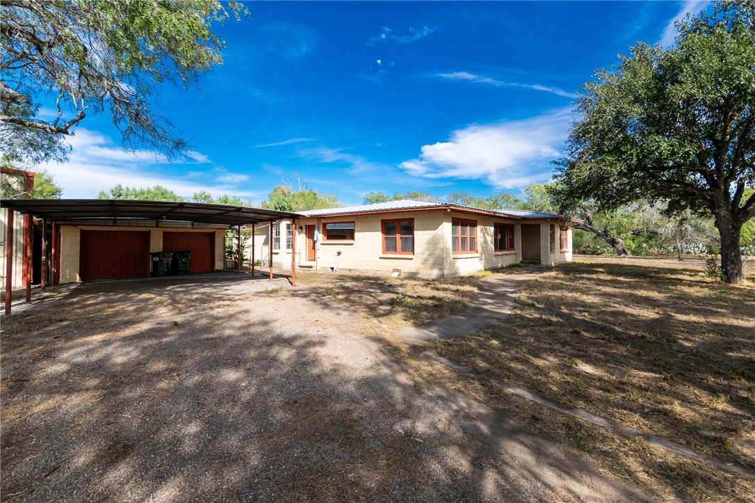 3867 Highway 59 George West TX 78022