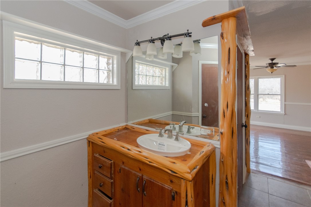 3867 Highway 59 George West TX 78022