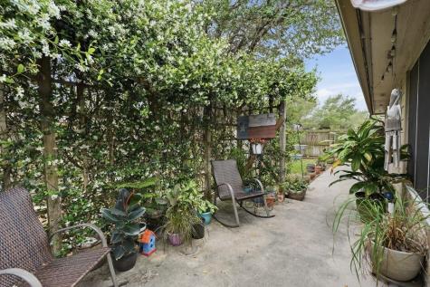 107 Georgian Oaks Rockport TX 78382