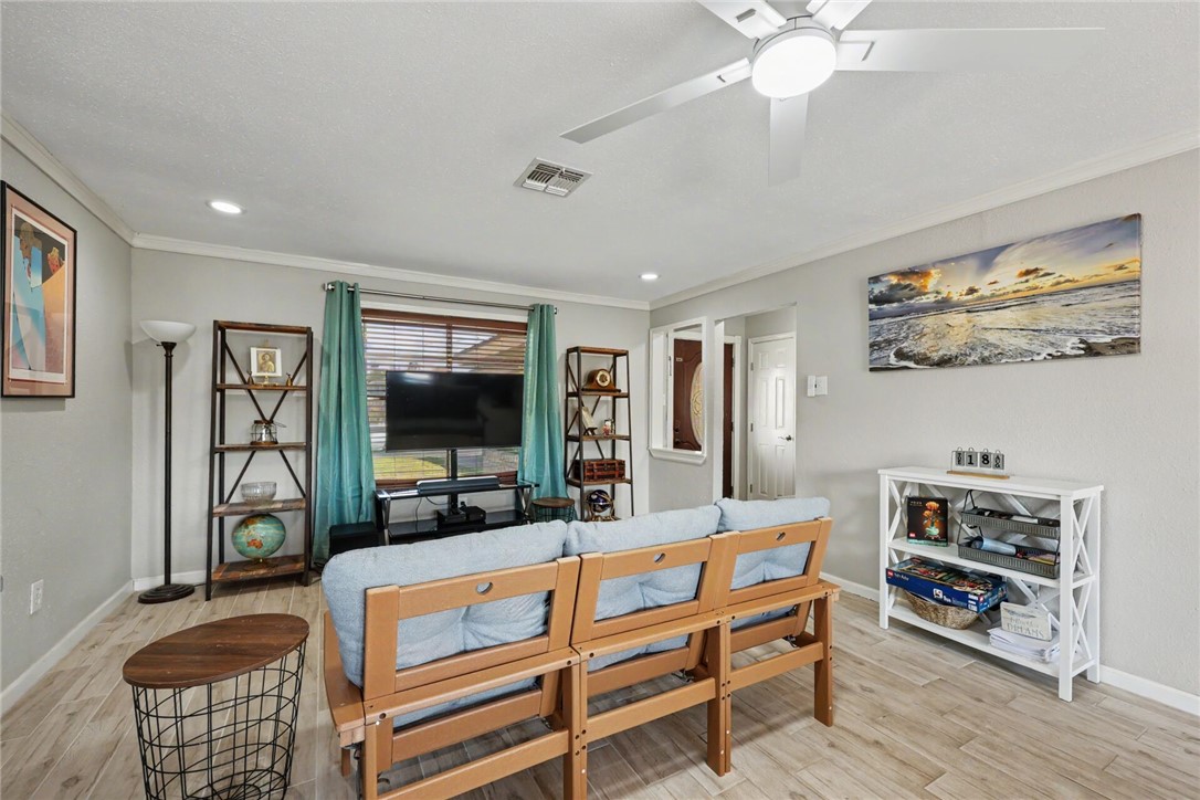 3230 Laguna Shores Corpus Christi TX 78418
