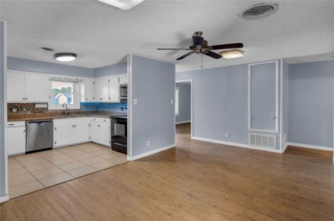 120 Daniel Moore Avenue Portland TX 78374
