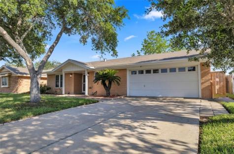120 Daniel Moore Avenue Portland TX 78374