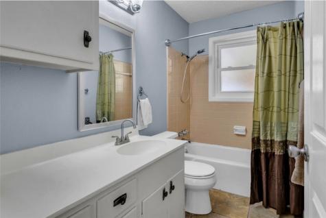 120 Daniel Moore Avenue Portland TX 78374