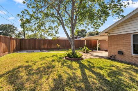120 Daniel Moore Avenue Portland TX 78374