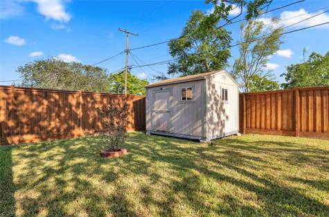 120 Daniel Moore Avenue Portland TX 78374