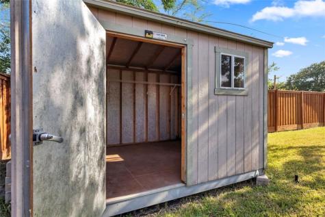 120 Daniel Moore Avenue Portland TX 78374