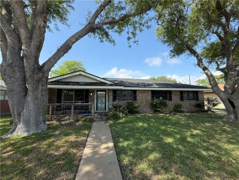 205 Driftwood Drive Portland TX 78374