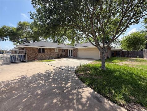 205 Driftwood Drive Portland TX 78374