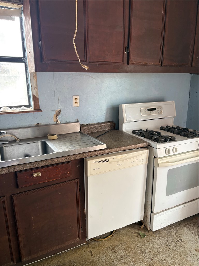 122 Saint Peter Rockport TX 78382