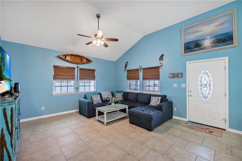 688 Morgan Circle Port Aransas TX 78373