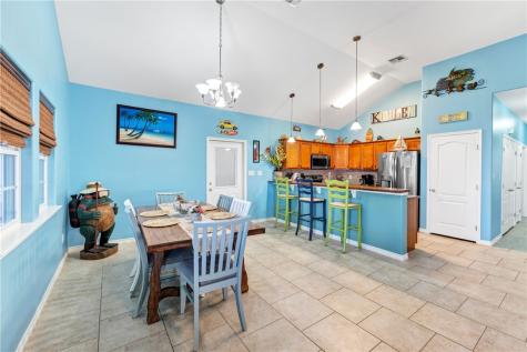 688 Morgan Circle Port Aransas TX 78373