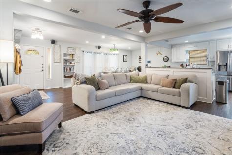 904 Lyndale Street Kingsville TX 78363
