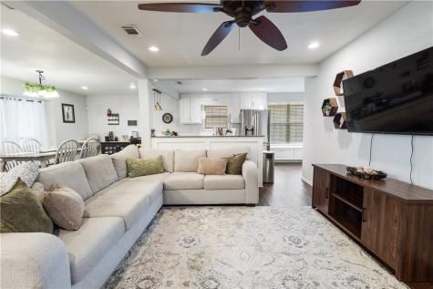 904 Lyndale Street Kingsville TX 78363