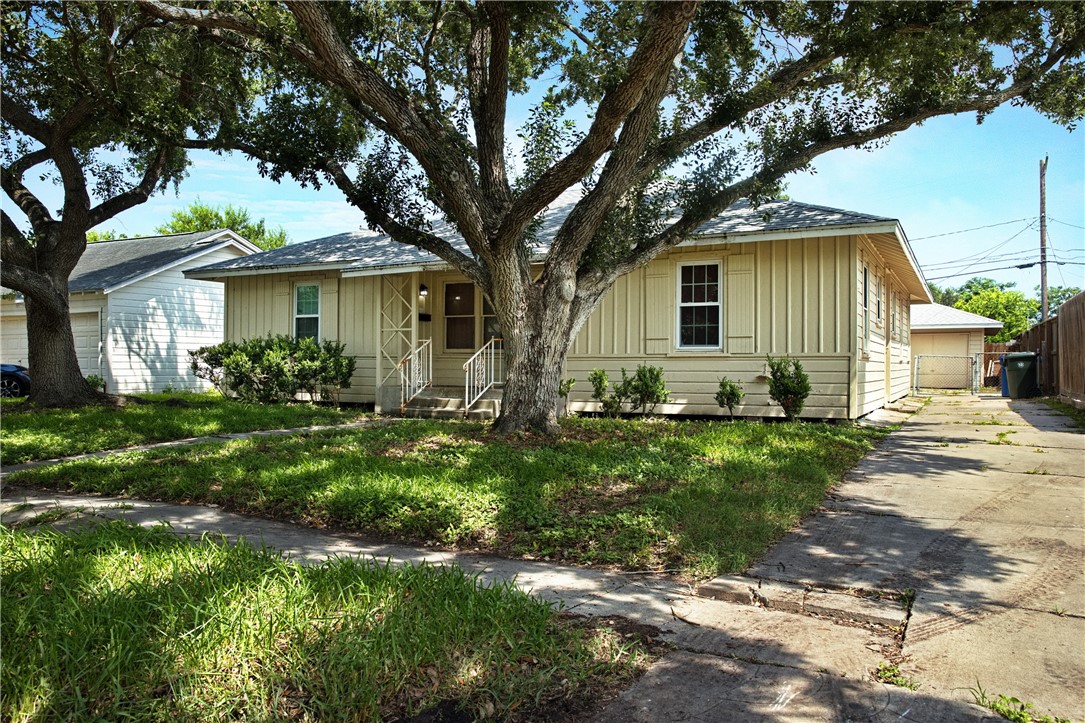 1025 Deforrest Street Corpus Christi TX 78404