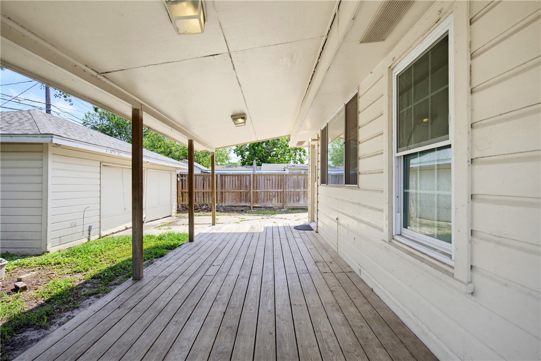 1025 Deforrest Street Corpus Christi TX 78404