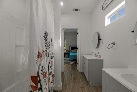 105 Hidden Haven Floresville TX 78114