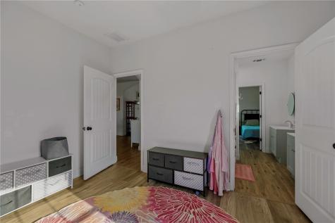 105 Hidden Haven Floresville TX 78114