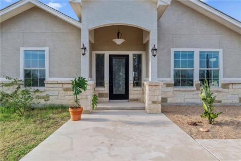105 Hidden Haven Floresville TX 78114