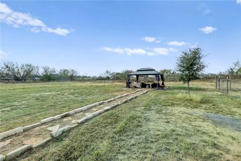105 Hidden Haven Floresville TX 78114