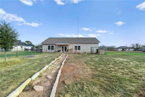 105 Hidden Haven Floresville TX 78114