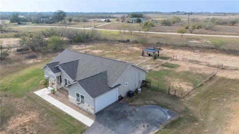 105 Hidden Haven Floresville TX 78114