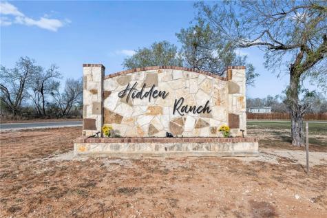 105 Hidden Haven Floresville TX 78114