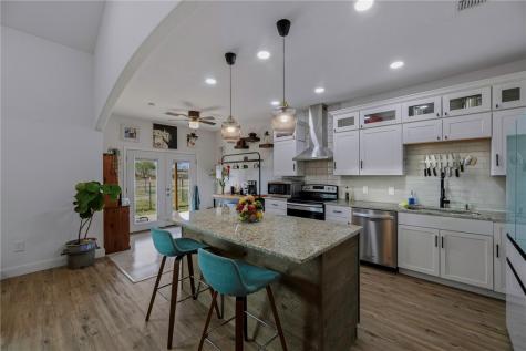 105 Hidden Haven Floresville TX 78114