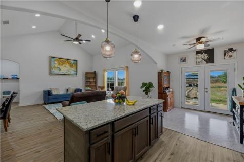 105 Hidden Haven Floresville TX 78114