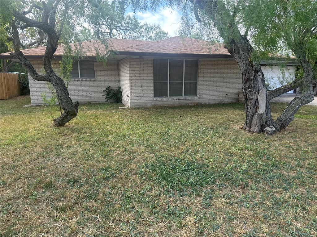 627 W Richard Avenue Kingsville TX 78363
