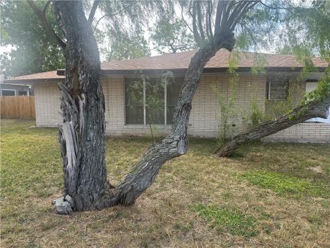 627 W Richard Avenue Kingsville TX 78363