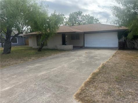 627 W Richard Avenue Kingsville TX 78363