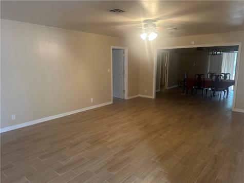 627 W Richard Avenue Kingsville TX 78363