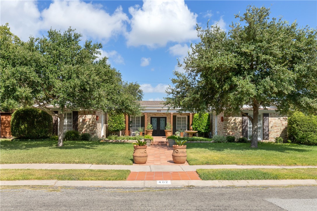 402 Carmel Parkway Corpus Christi TX 78411